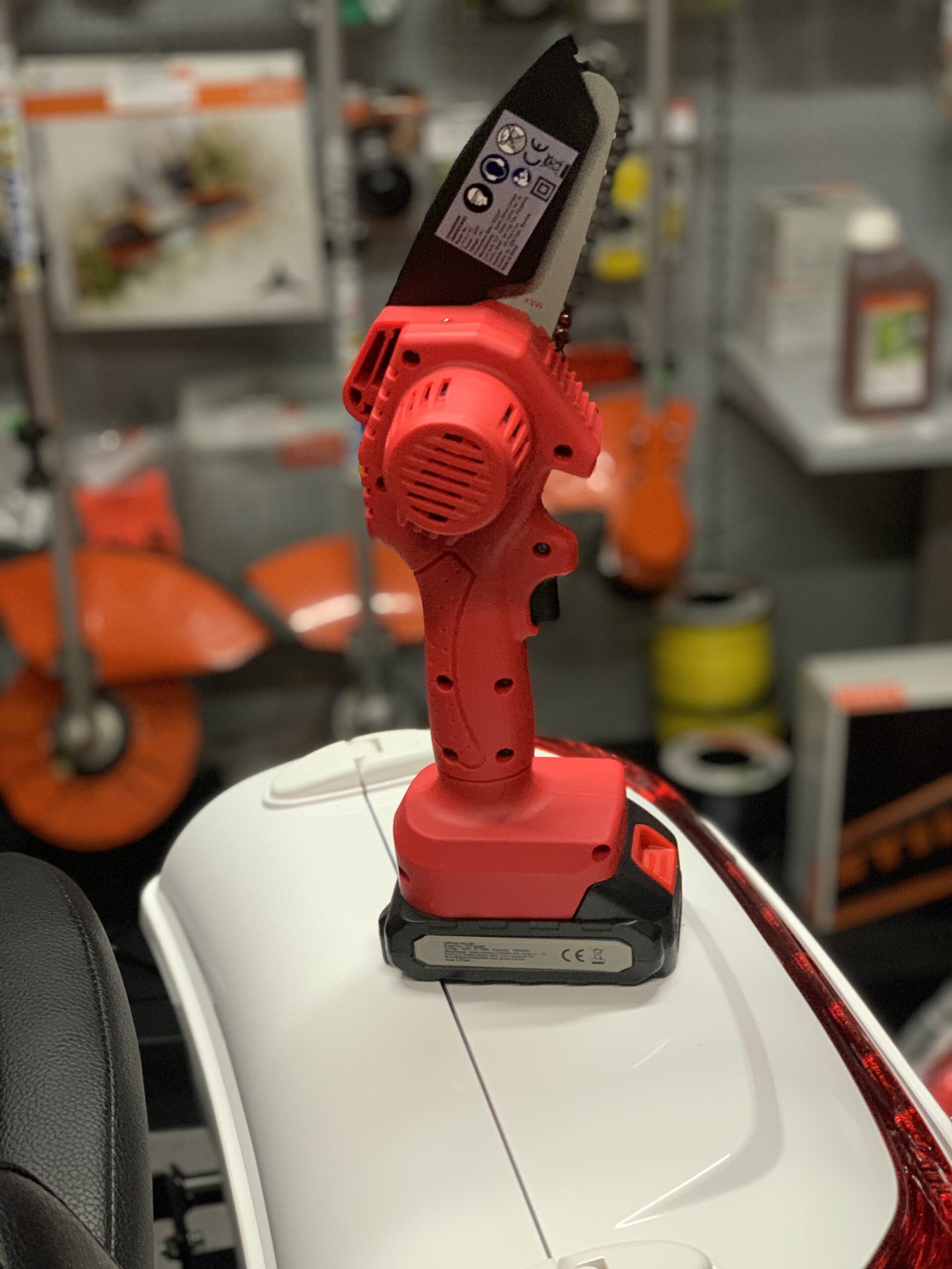 Akuoksasaag 18.5V - punane (komplekt aku ja laadijaga) - Image 3