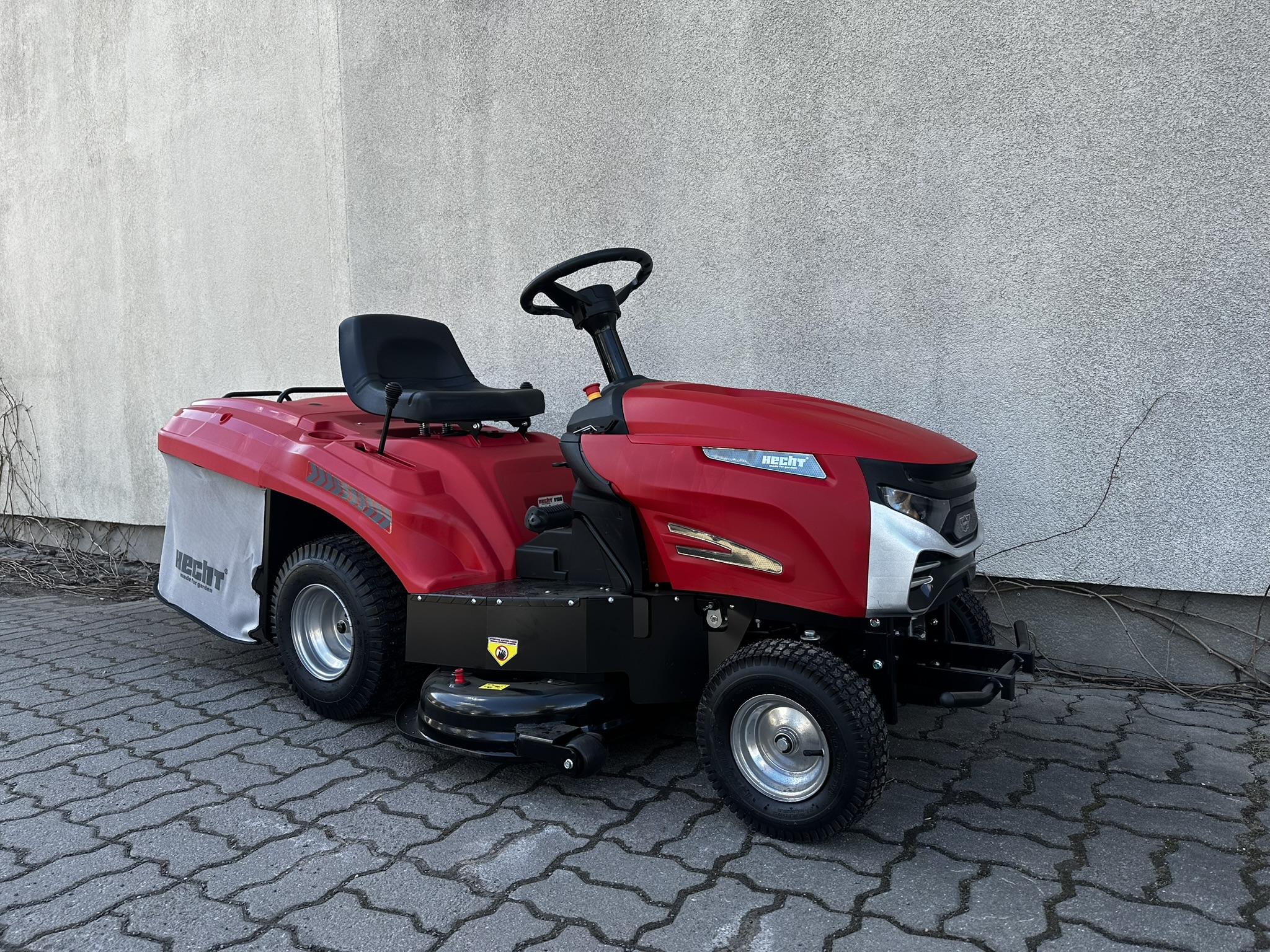 Kogujaga murutraktor Hecht 5196 + mootoriõli + akulaadija - Image 2