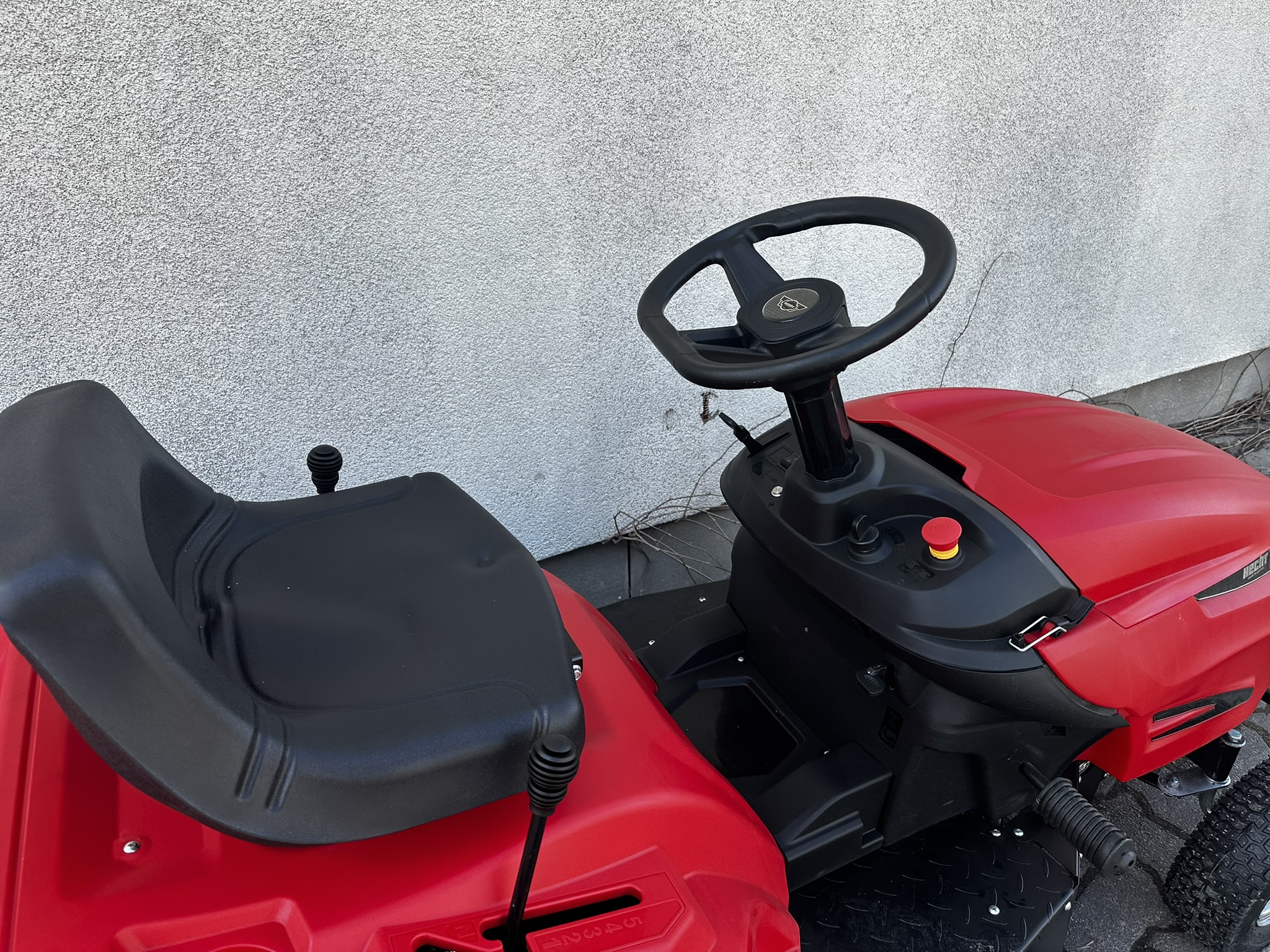 Kogujaga murutraktor Hecht 5196 + mootoriõli + akulaadija - Image 6