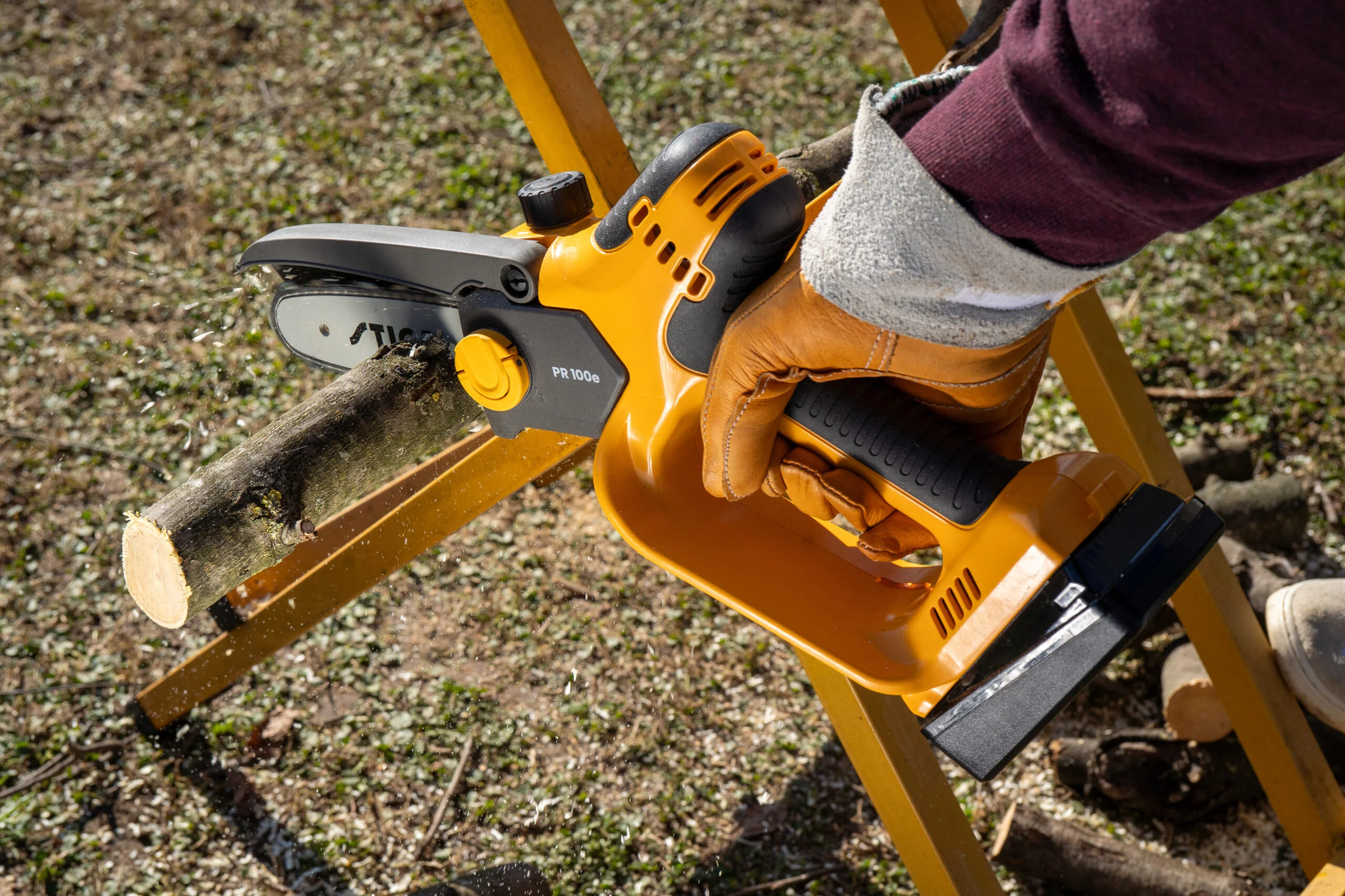 Akuga oksasaag + oksakäärid STIGA SP100e KIT (KOMPLEKT) - Image 9